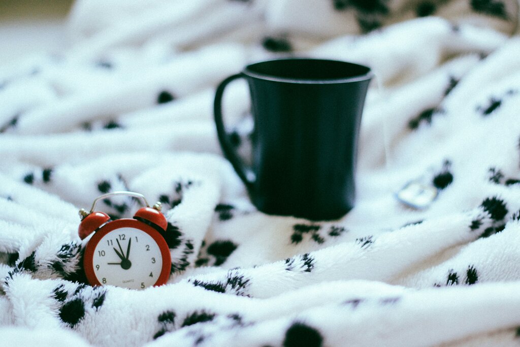 Caffeine and Sleep: Frenemies Forever ☕😴